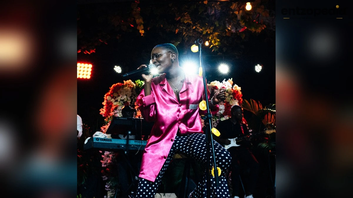 Amaarae's Sad Girlz Luv Money in Soul Train 2020s Poll